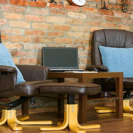 Studio V - Industrial & Original - Old Town Apartment Cluj-Napoca Ngoại thất bức ảnh