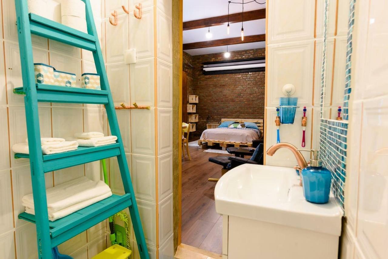 Studio V - Industrial & Original - Old Town Apartment Cluj-Napoca Ngoại thất bức ảnh