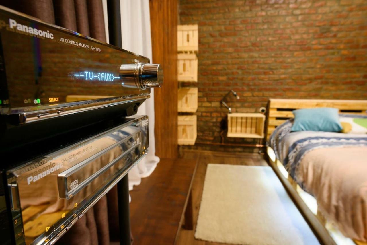 Studio V - Industrial & Original - Old Town Apartment Cluj-Napoca Ngoại thất bức ảnh