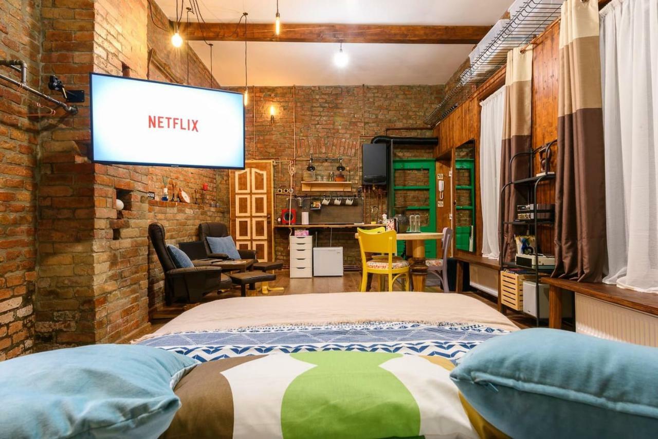 Studio V - Industrial & Original - Old Town Apartment Cluj-Napoca Ngoại thất bức ảnh